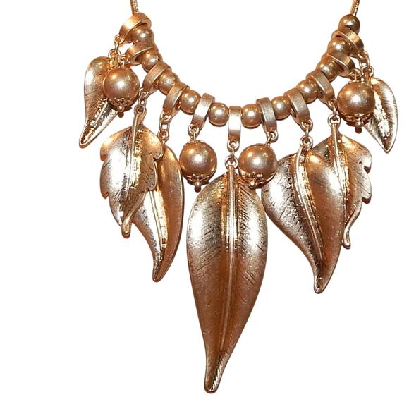 18" Stunning Golden Leaf & Ball Collar Choker/Necklace - Picture 1 of 8
